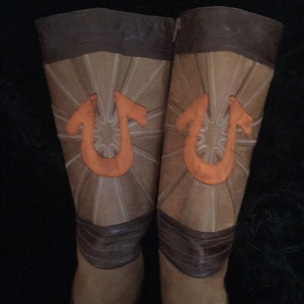 True religion boots fits sz7.5 tight states Sz 6.5